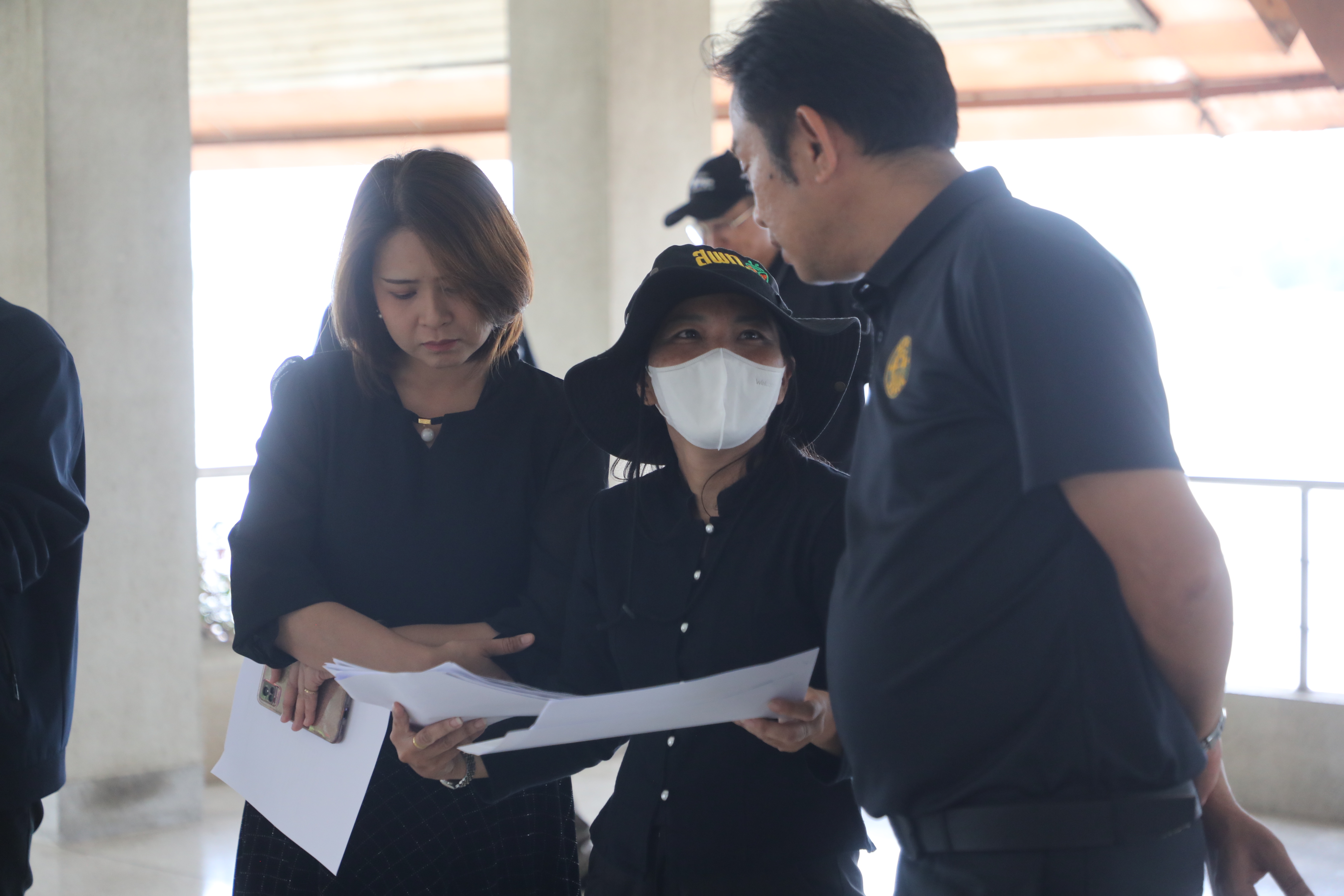 title - เลขาธิการ ส.ป.ก. นายเศรษฐเกียรติ กระจ่างวงษ์ ลงตรวจความเรียบร้อยของงาน 